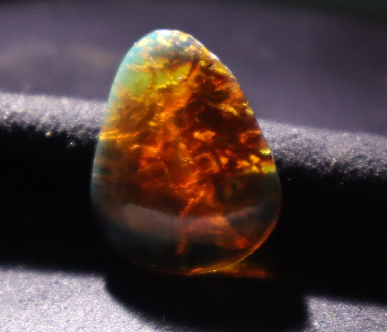 Charming Design Natural Dominican Translucent Deep Blue Amber Polished Stone 26mm – photo 9