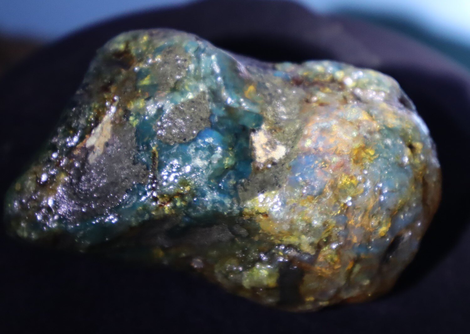 Beautiful Natural Dominican Translucent Green Blue Amber Rough Specimen 81mm 96g – photo 3