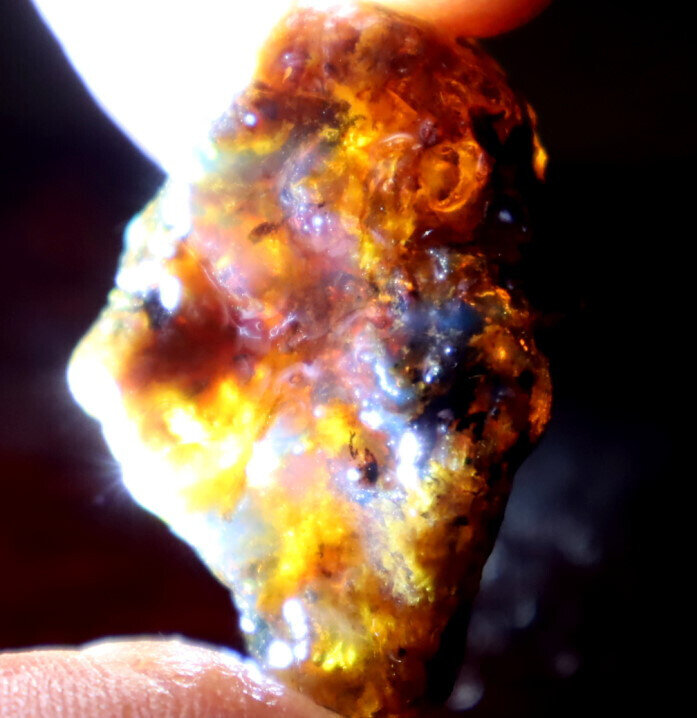Beautiful Natural Dominican Translucent Sky Blue Amber Rough Specimen 40mm 10g – photo 9