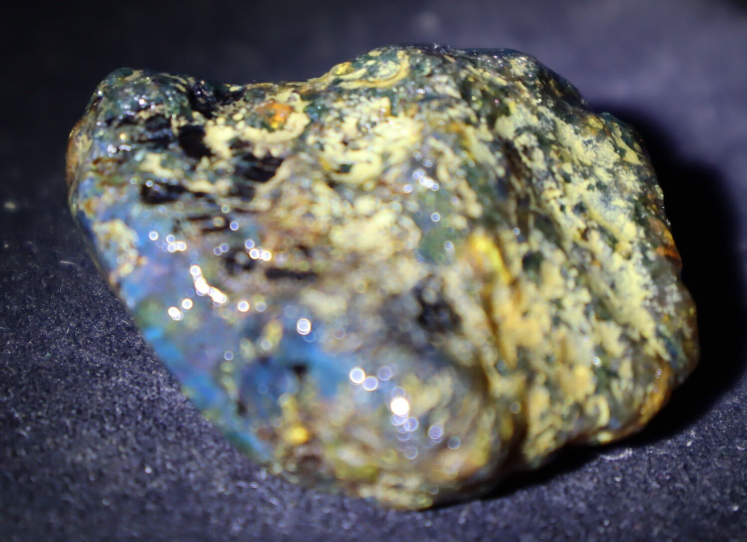 Beautiful Natural Dominican Translucent Ocean Blue Amber Rough Specimen 47mm 19g – photo 2