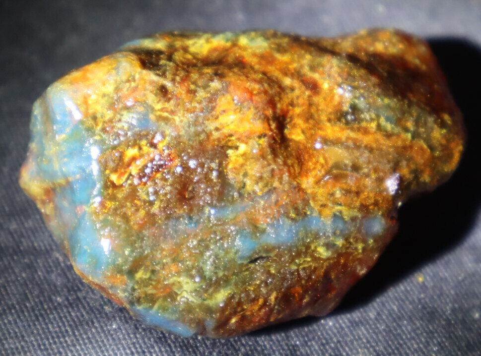 Beautiful Natural Dominican Clear Sky Blue Amber Rough Specimen 52mm 24g – photo 6