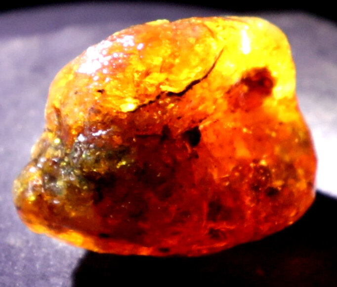 Exquisite Natural Dominican Translucent Green Blue Amber Rough Specimen 50mm 42g – photo 7