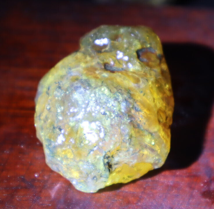 Beautiful Natural Dominican Clear Light Blue Yellow Amber Rough Specimen 43mm 14g – photo 3