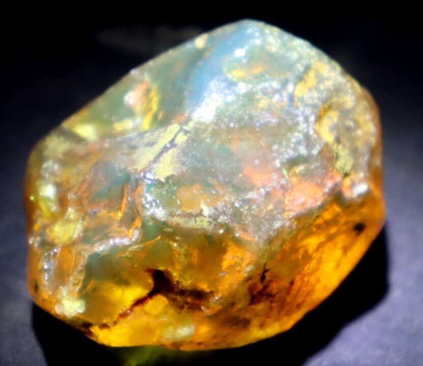 Natural Dominican Clear Yellow Light Blue Amber Rough Specimen 55mm 38g – photo 3