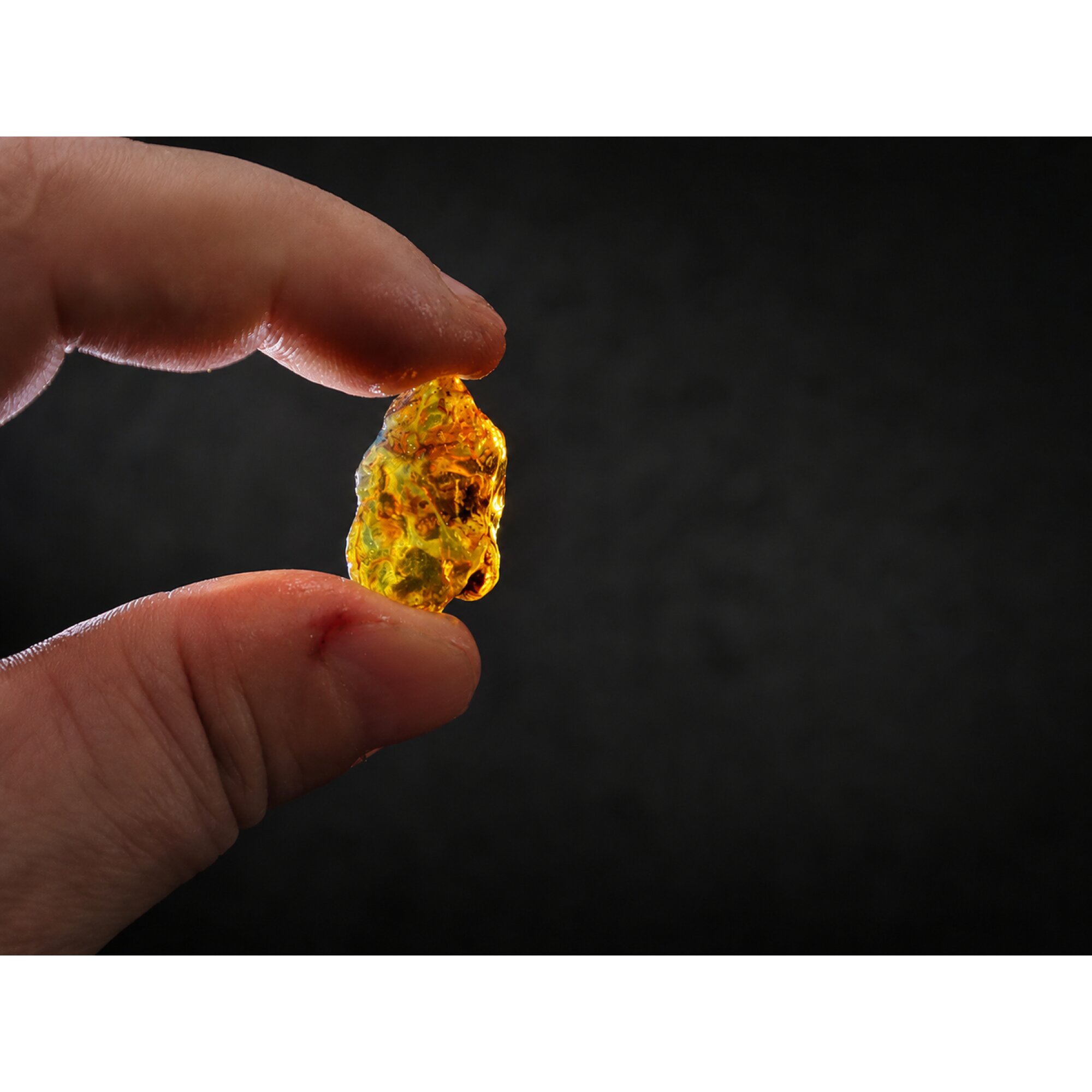 Authentic Crystal Clear Sky Blue Dominican Amber Natural 26mm 2.9g – photo 2