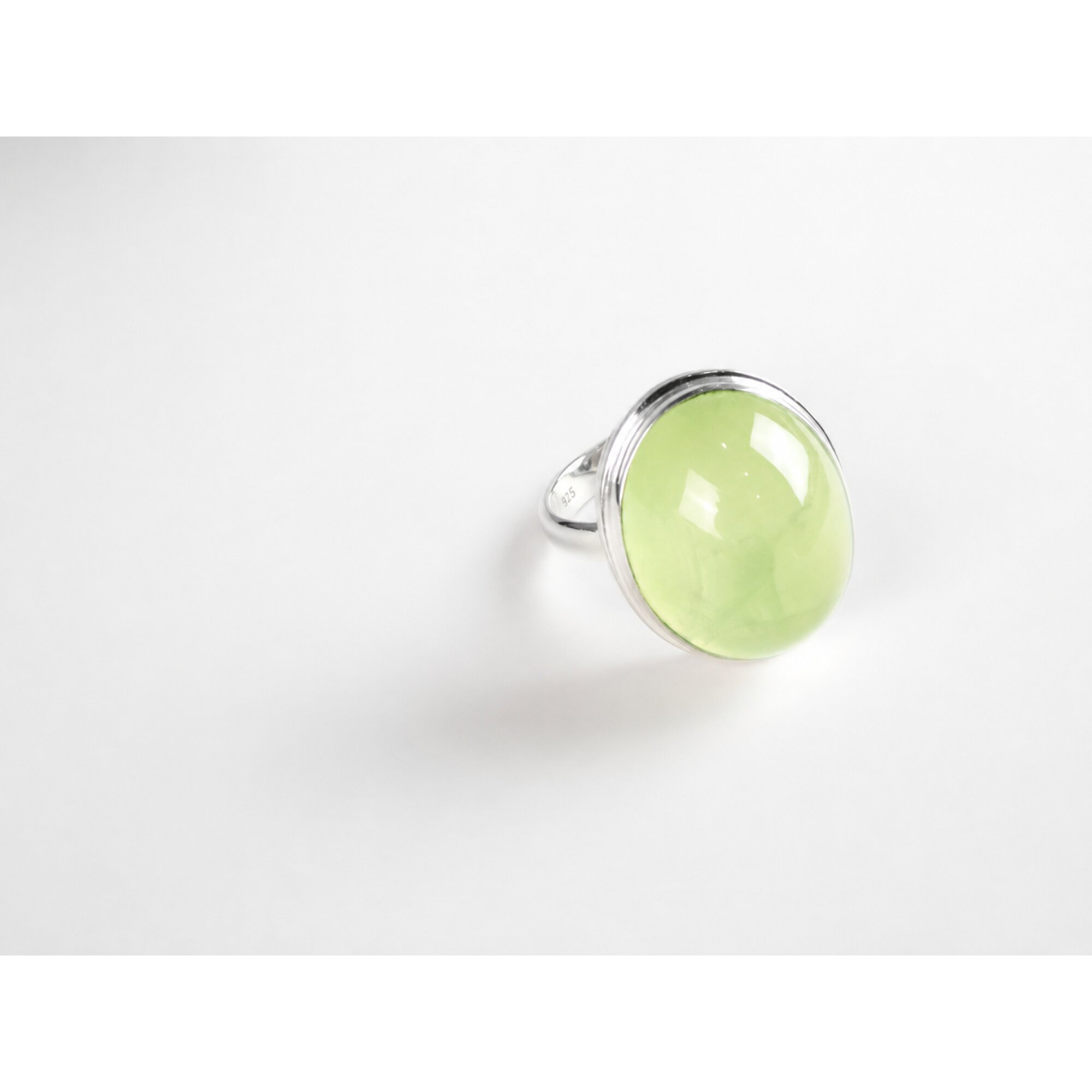 Clear light green Prehnite oval 925 Sterling Silver Ring Size 8.00 – photo 4