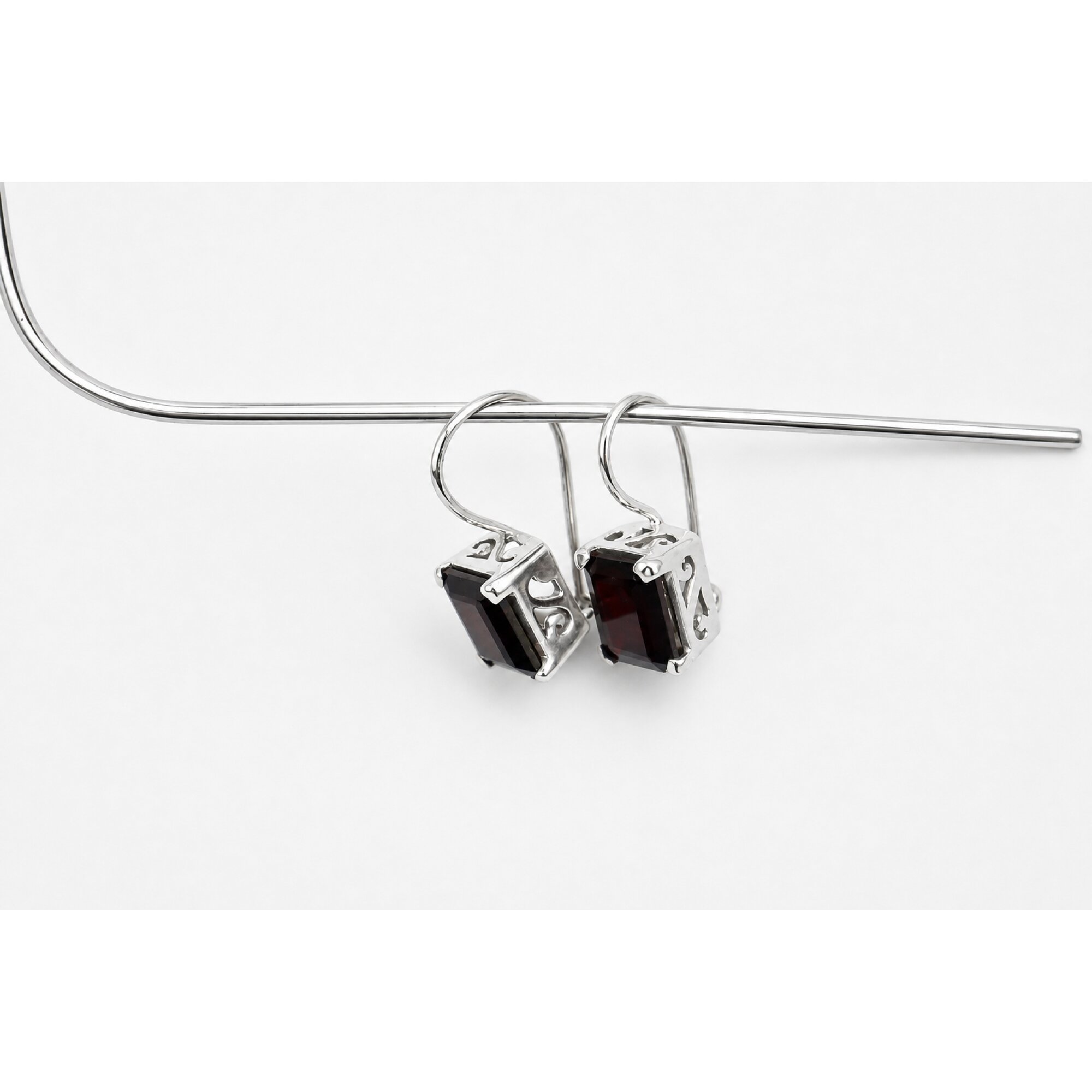 blood red garnet rectangle 925 Sterling Silver Earrings 20 mm – photo 3
