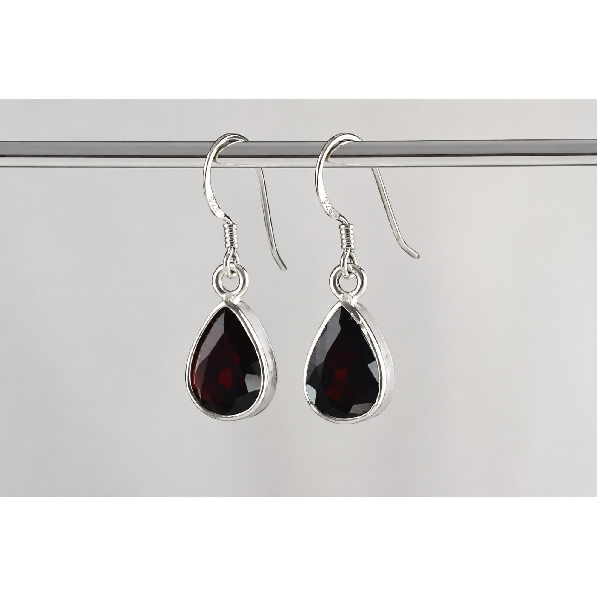 Clear brown red Almandine Garnet teardrop 925 Sterling Silver Earrings 31 mm – photo 4