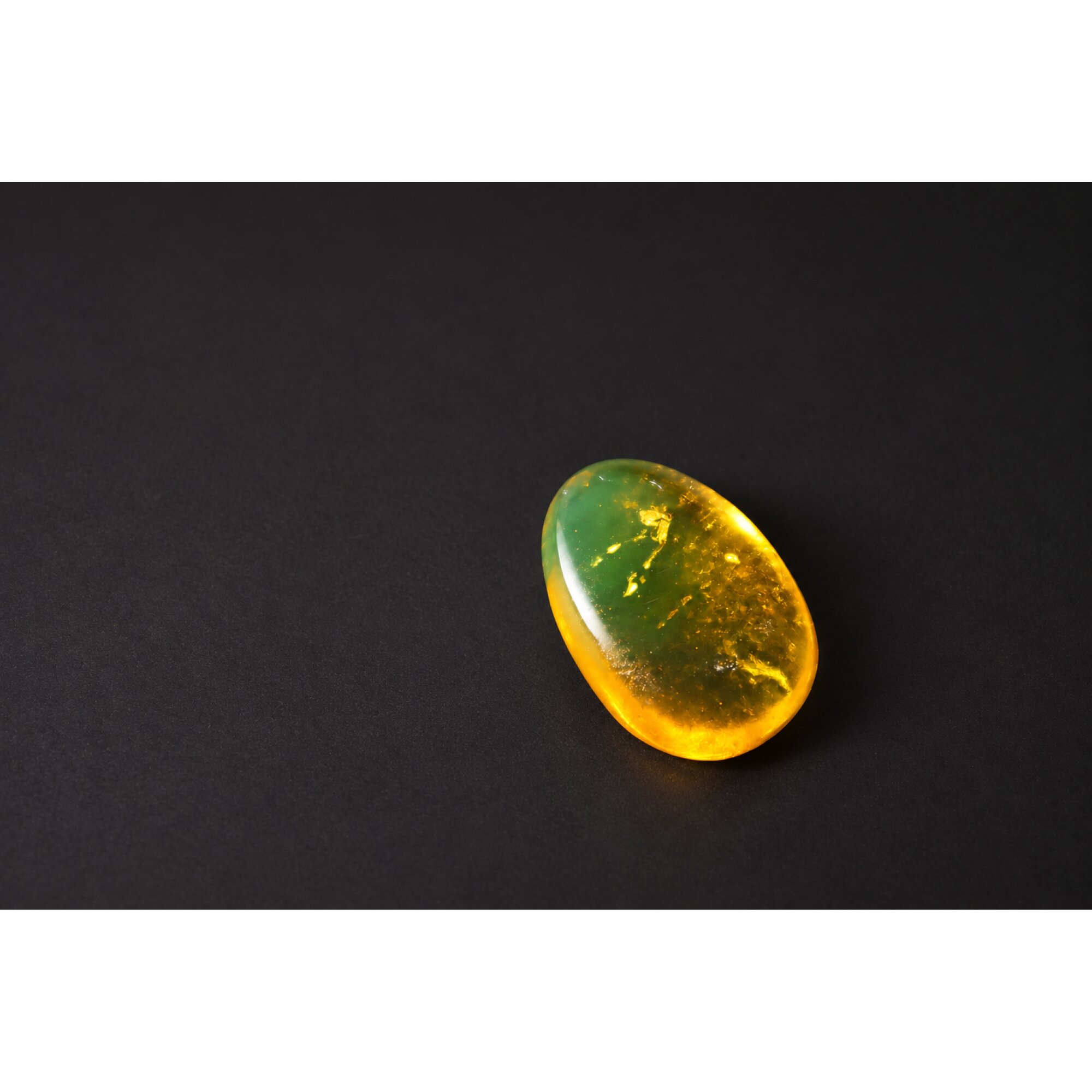 Real yellow Dominican amber small fly stone 26mm – photo 4