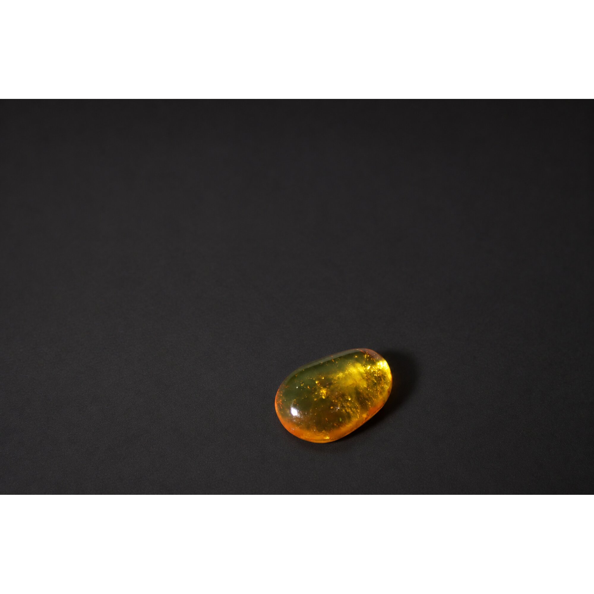 Genuine yellow Dominican amber fly insect stone 17mm – photo 4