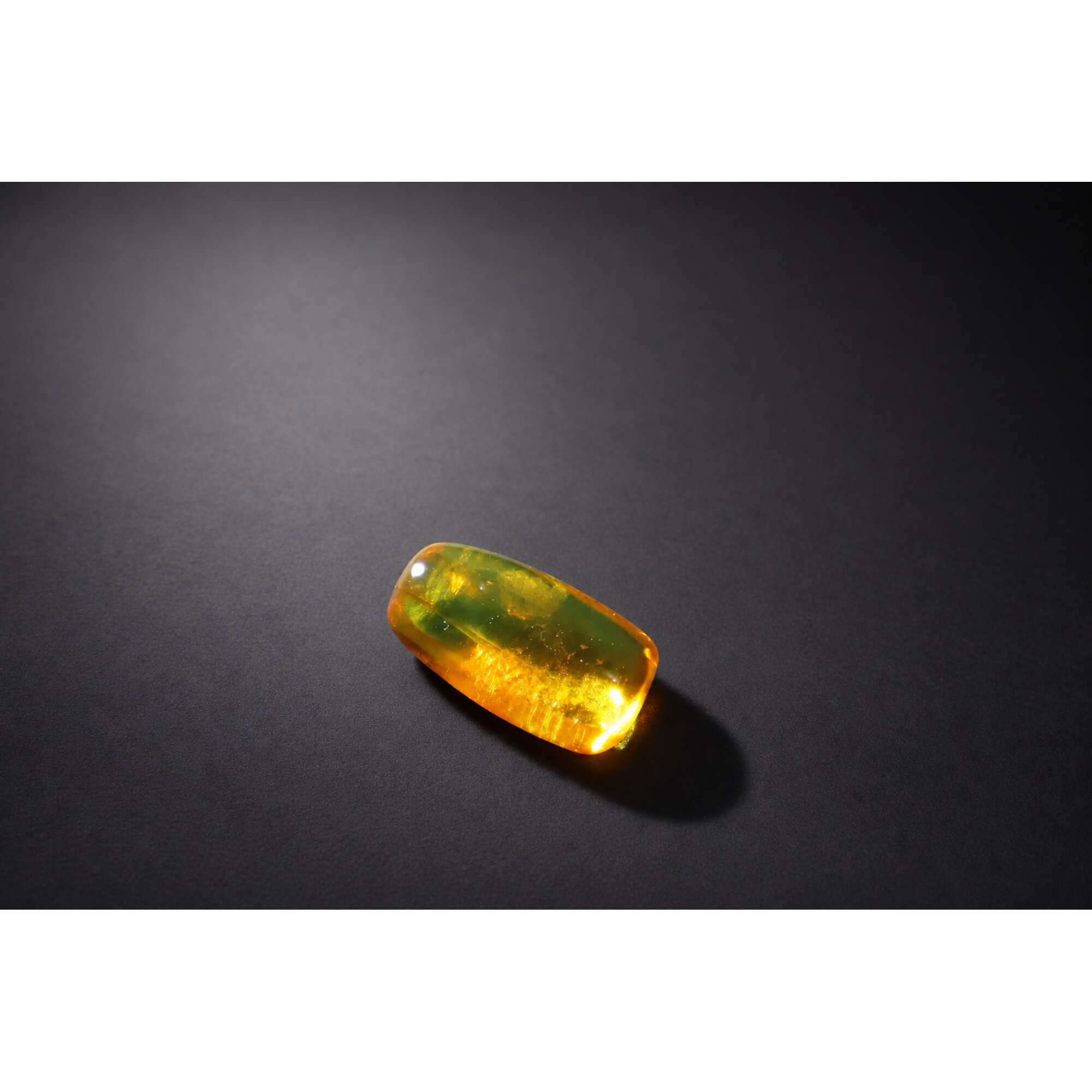 Genuine yellow Dominican amber small rove beetle insect stone 20mm – photo 12