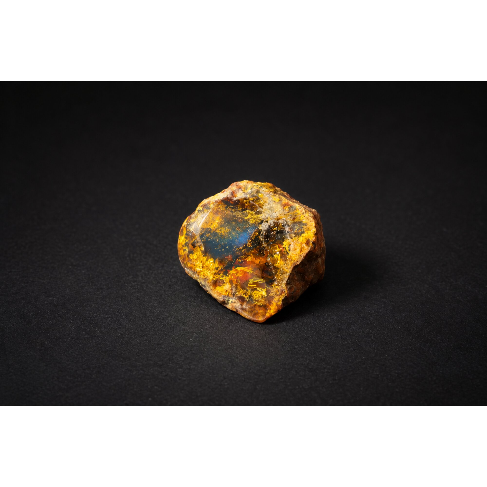 Real royal blue rough specimen Dominican amber 26mm – photo 5