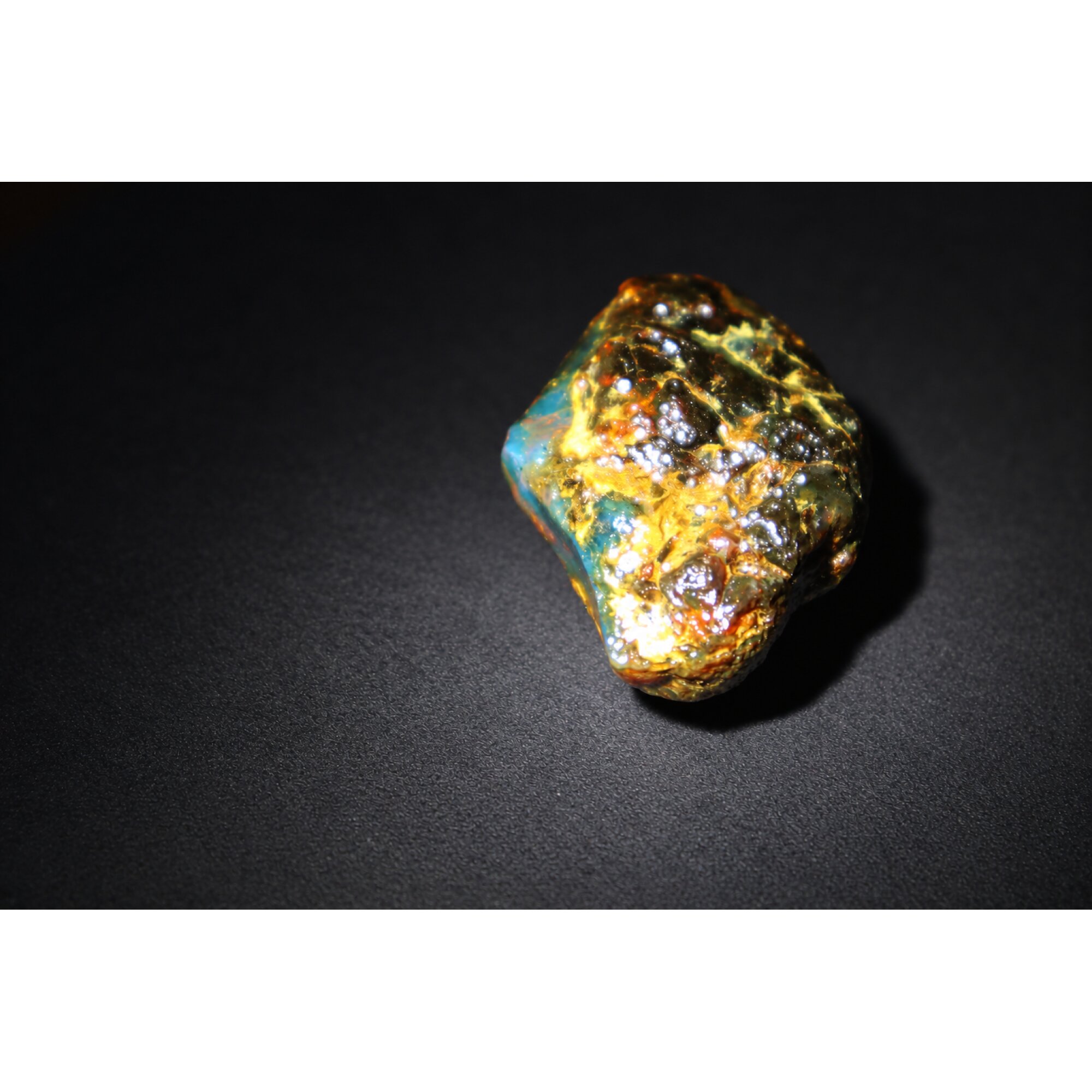 Genuine sky blue rough specimen Dominican amber 40mm – photo 5