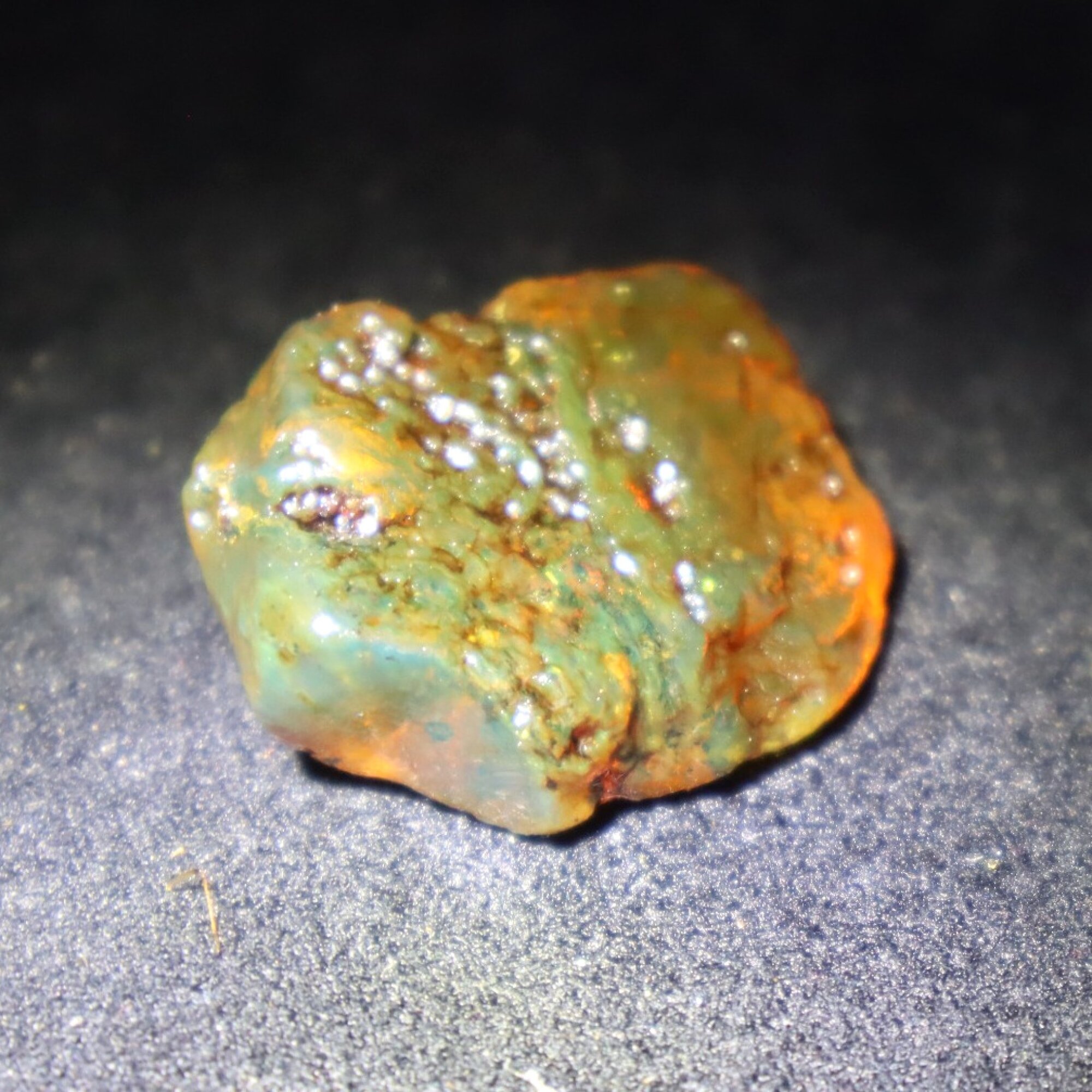 Genuine sky blue rough specimen Dominican amber 30mm – photo 5
