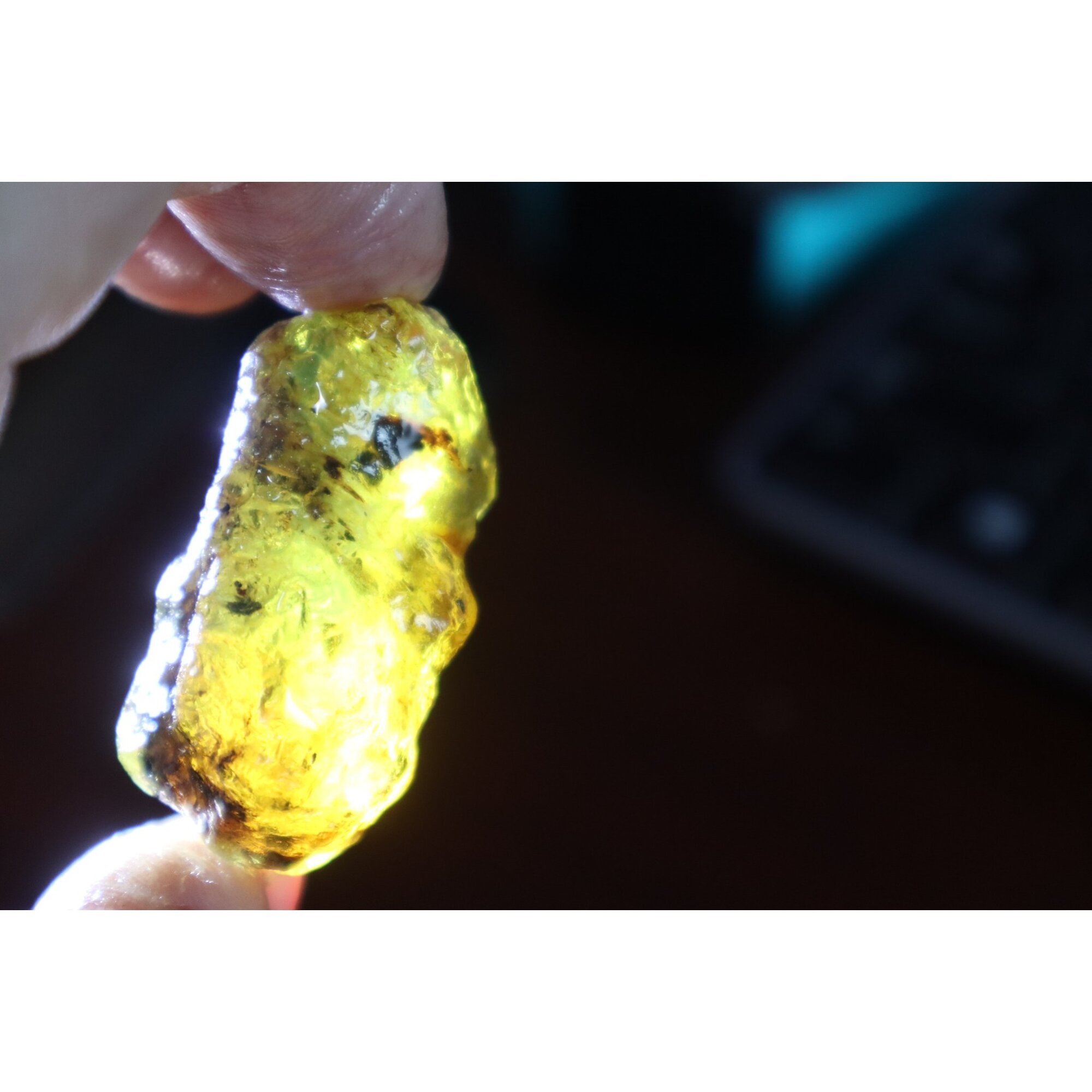 Authentic light green blue rough specimen Dominican amber 46mm – photo 6
