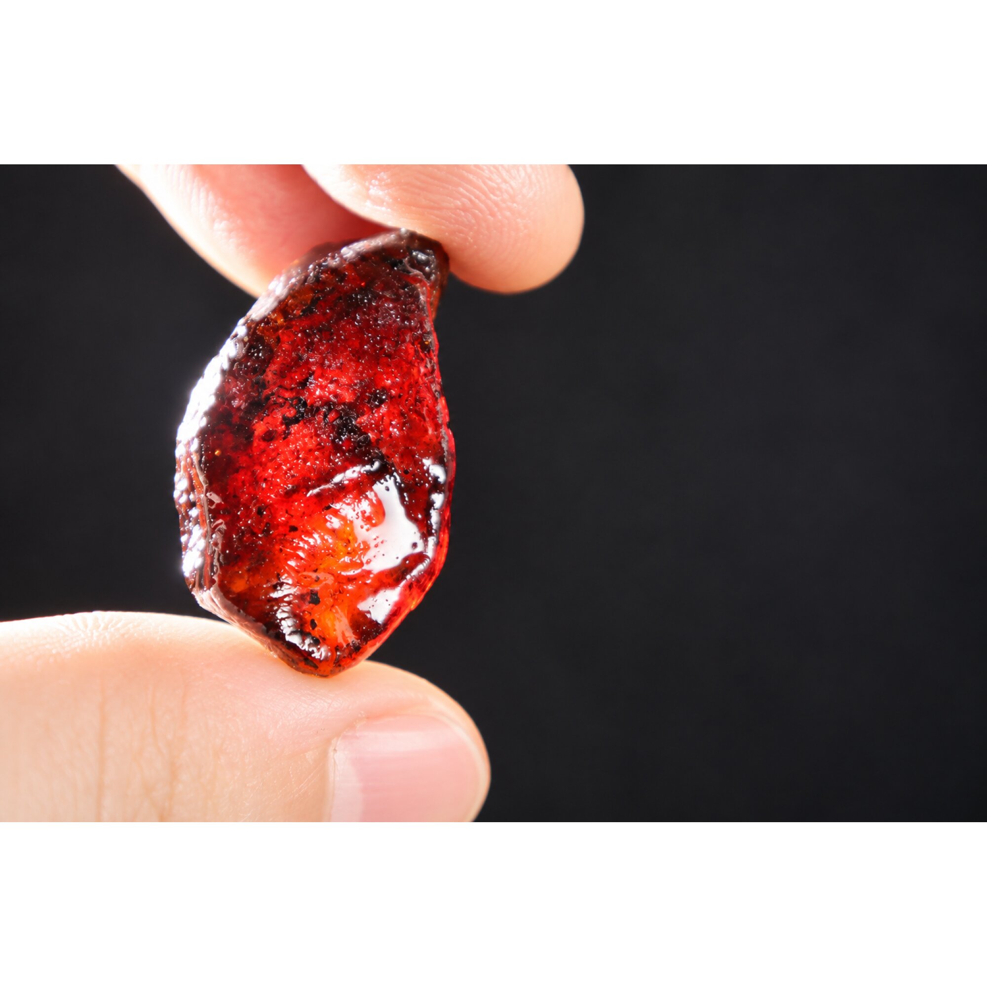 Authentic red peel blue rough specimen Dominican amber 42mm – photo 9