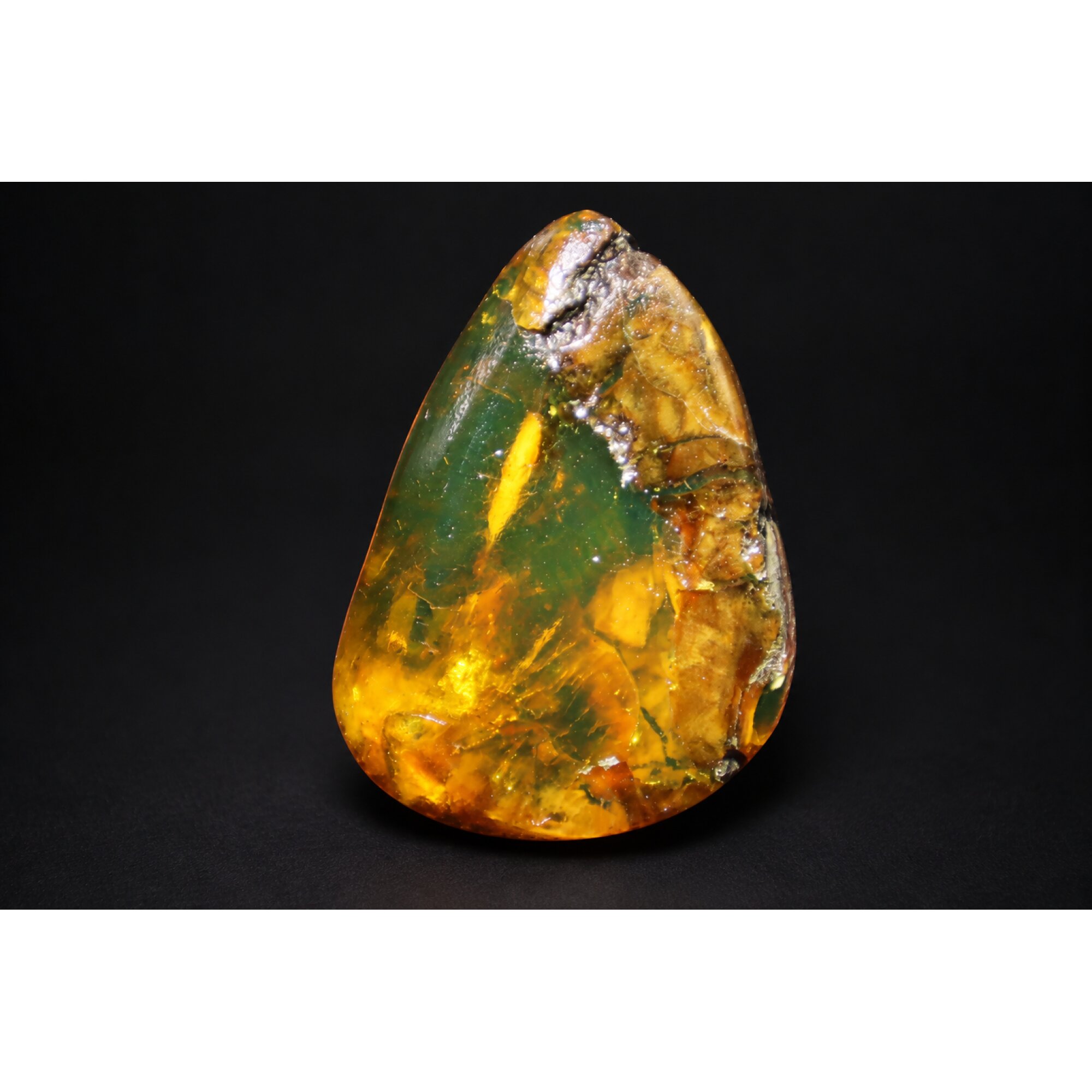 Untreated green orange polished Dominican amber 3.6g – photo 4