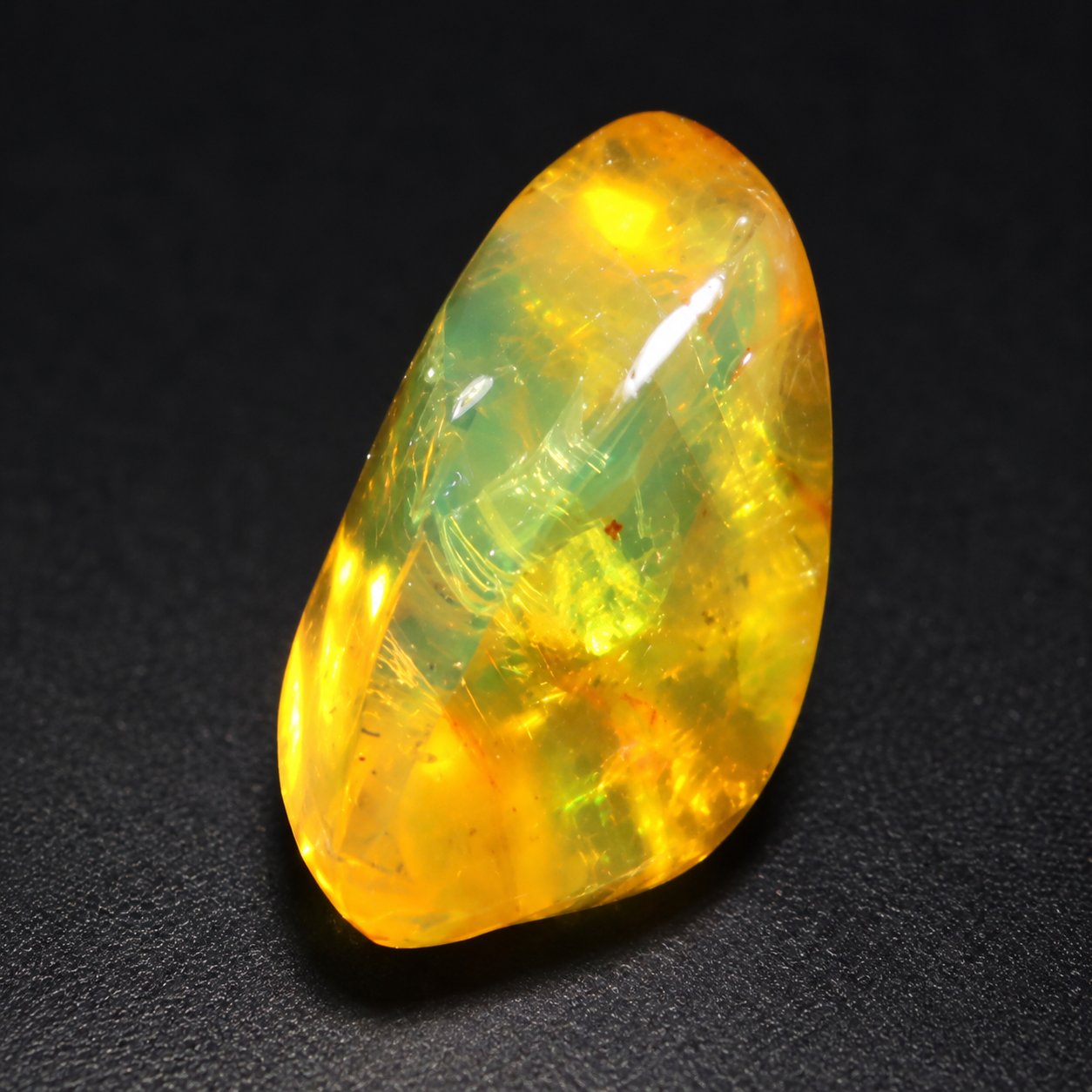 Authentic yellow green polished Dominican amber 29mm – photo 6