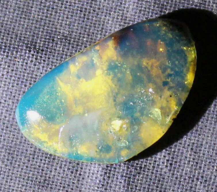 Lovely Natural Dominican Clear Blue Amber Polished Stone 17mm free drilling – photo 5