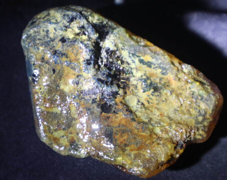 Beautiful Natural Dominican Clear Yellow Blue Amber Rough Specimen 73mm 44.5g – photo 7