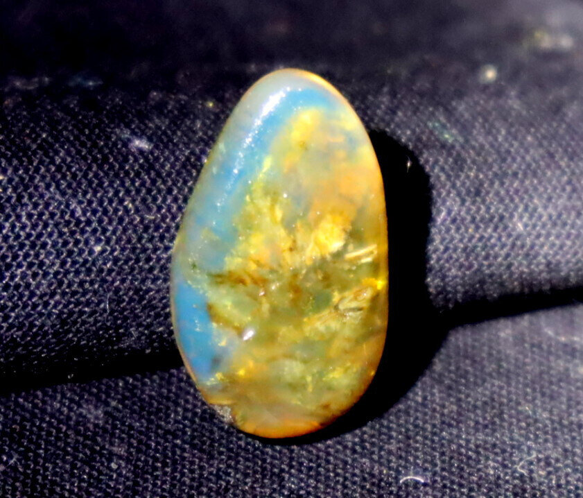 Lovely Natural Dominican Clear Light Blue Amber Polished Stone 24mm – photo 6