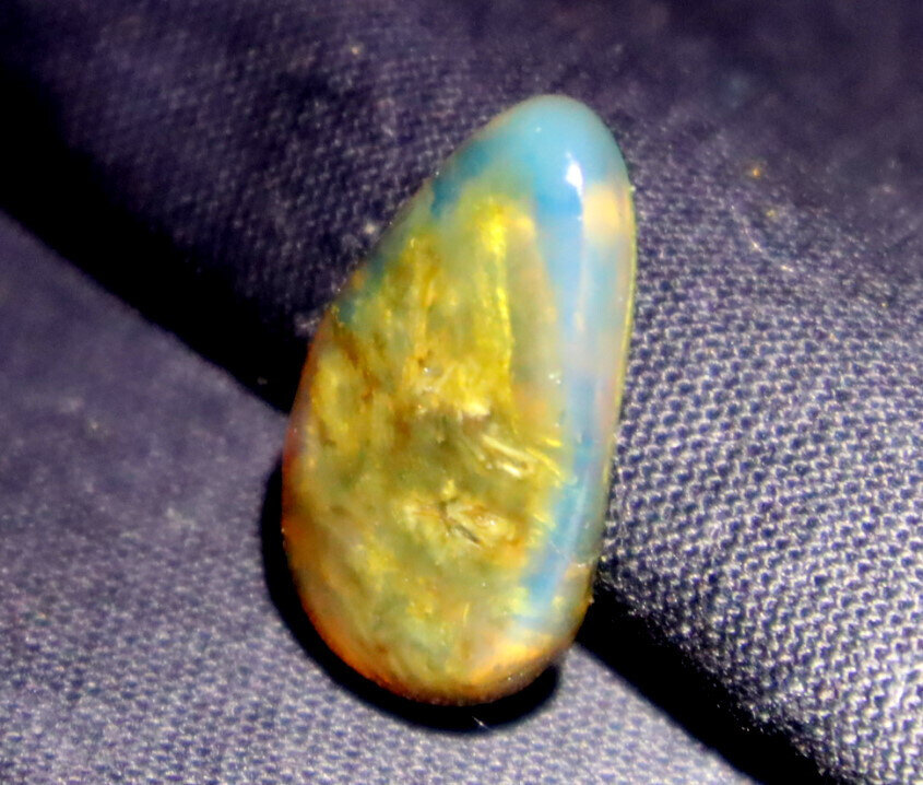 Lovely Natural Dominican Clear Light Blue Amber Polished Stone 24mm – photo 9