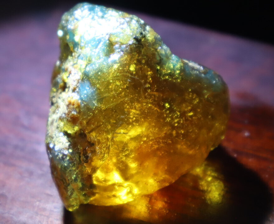 Exquisite Natural Dominican Clear Golden Blue Amber Rough Specimen 37mm 16.8g – photo 10