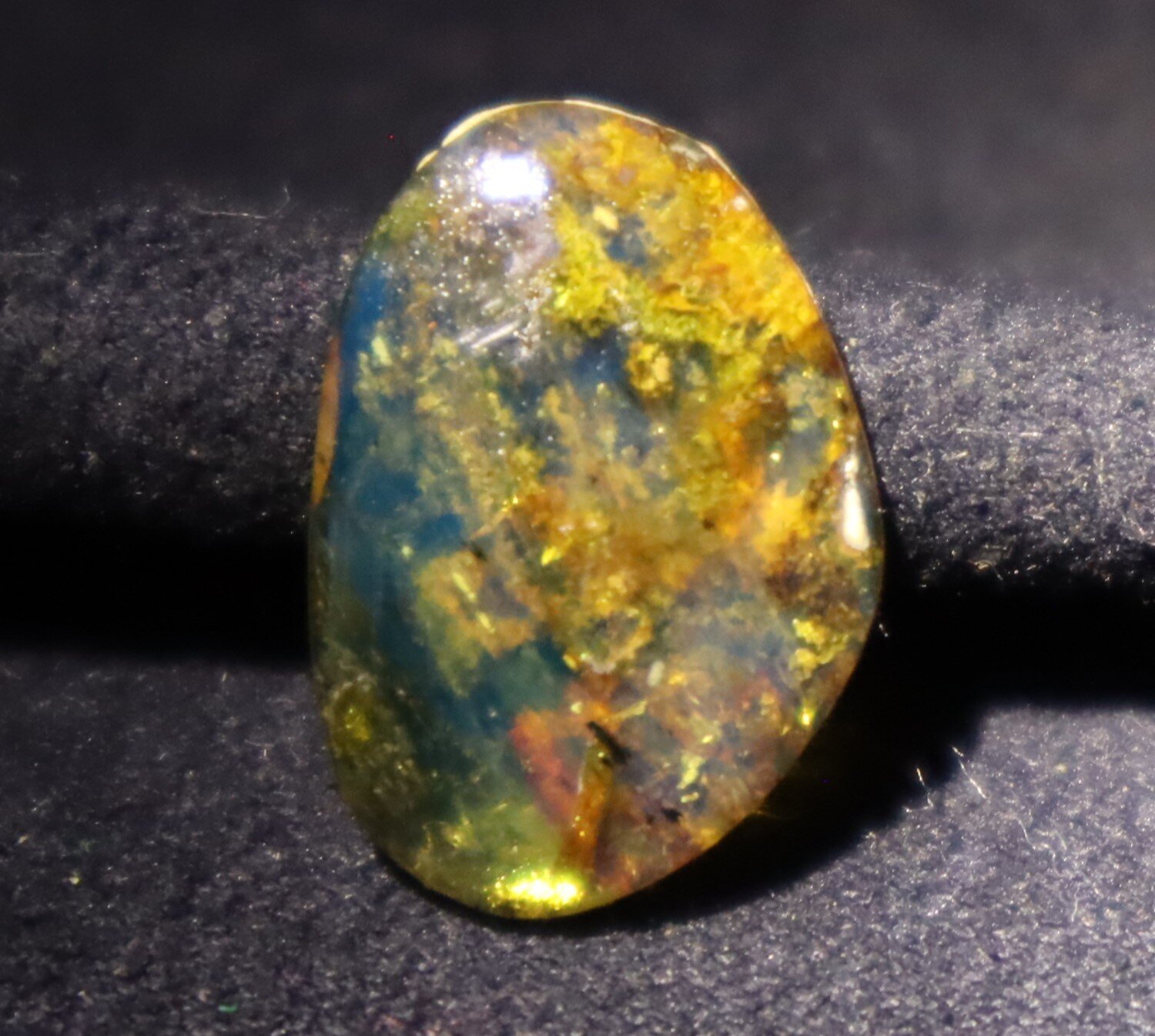 Beautiful Natural Dominican Translucent Yellow Blue Amber Polished Stone 18mm – photo 3