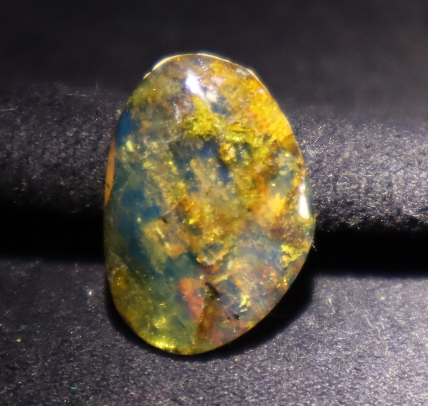 Beautiful Natural Dominican Translucent Yellow Blue Amber Polished Stone 18mm – photo 4