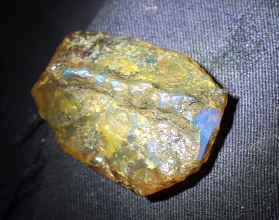 Exquisite Natural Dominican Crystal Clear Sky Blue Amber Rough Specimen 40mm 8g – photo 6