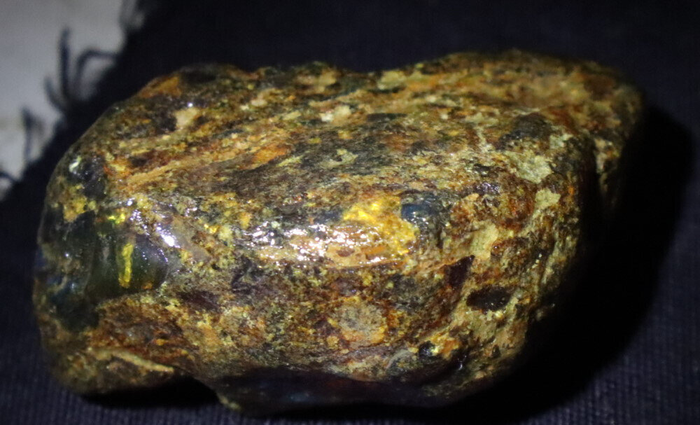 Beautiful Natural Dominican Translucent Green Blue Amber Rough Specimen 54mm 22g – photo 7