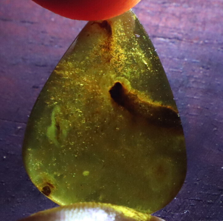 Natural Dominican Blue Amber Polished Stone 26mm Clear Cognac – photo 7