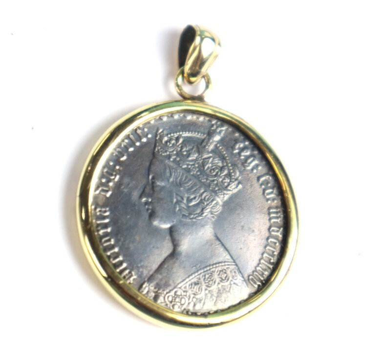 1926-2022 England UK Queen Elizabeth Antique Silver Coins Medal Pendant 1.5inch – photo 4