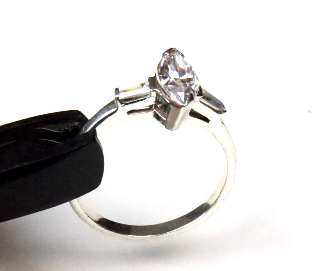 Impressive Clear White Cubic Zirconia CZ .925 Sterling Silver Ring #8.5 – photo 3