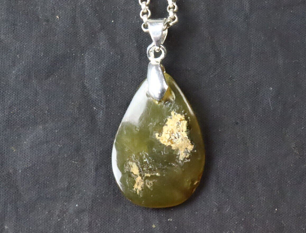 Unique Dominican genuine Natural Clear Light Green Amber Pendant 42mm – photo 4