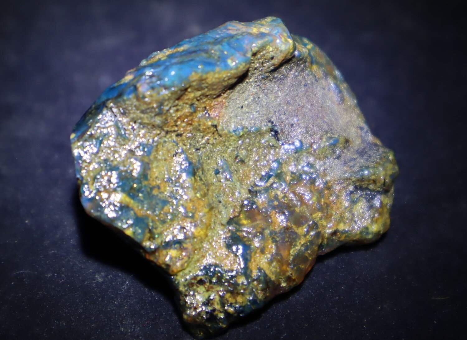 Beautiful Natural Dominican Translucent Deep Blue Amber Rough Specimen 44mm 17.3 – photo 5