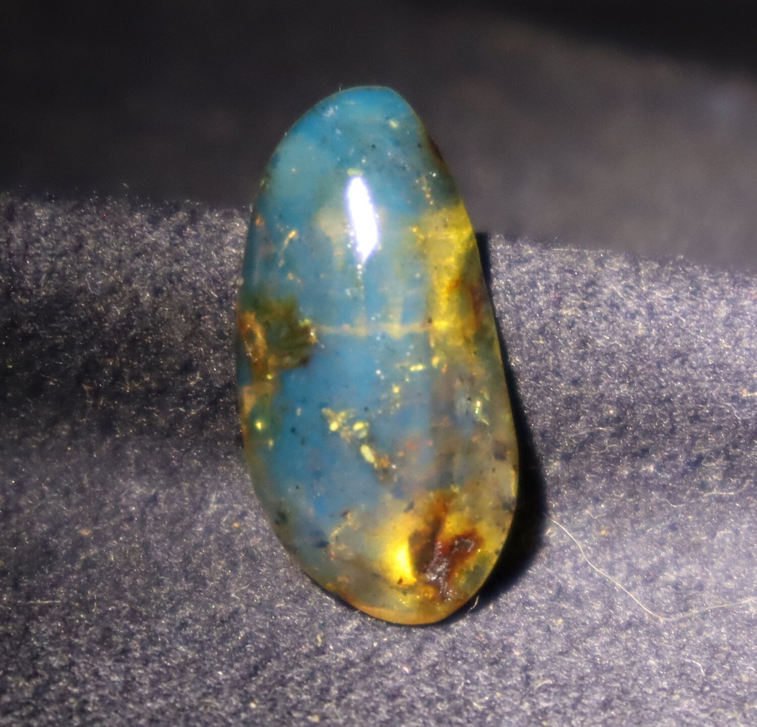 Natural Dominican Clear Volcanic Blue Amber Polished Stone 20mm – photo 3